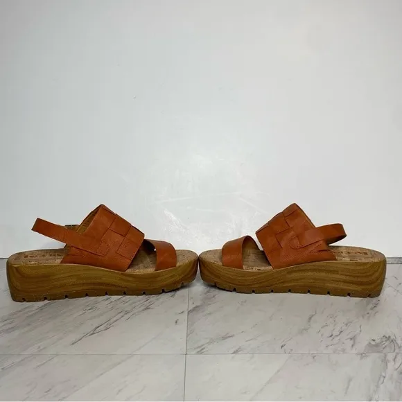 Korks Kork Ease Fraya Orange Brown Faux Leather Platform Wedge Sandal 9M