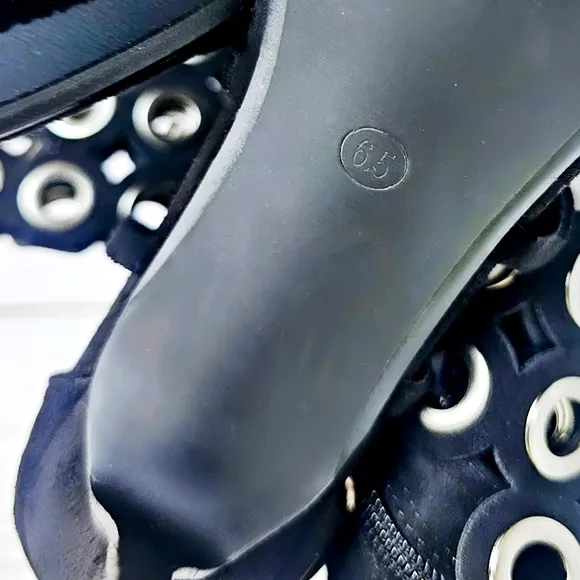 Lalalyn Black Gunmetal Heels Cape Robbin 6.5W
