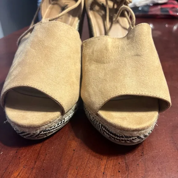Lane Bryant Womens  Wedge High Heel Ankle Tie Closed Tan color 11W NEW