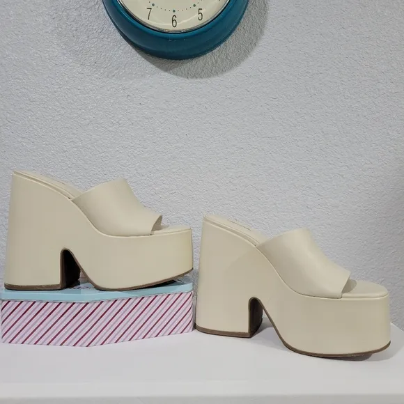Larroudé Miso Slip On Platform Sandals | Sz 8 | $315