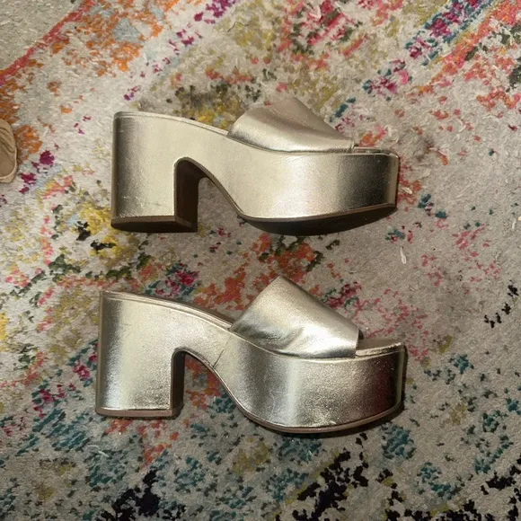 Larroude Miso Platform Mule Sandals in Metallic Gold...Size 9