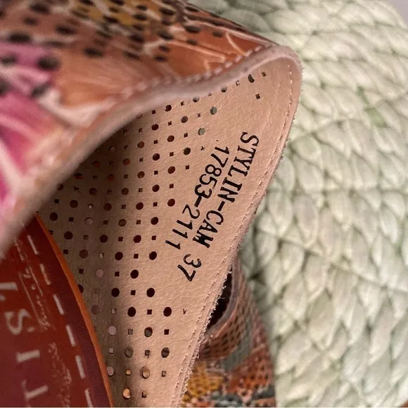 L’Artiste Spring Step Stylin Tan Floral Perforated Peep Toe Slip On Heel Mules