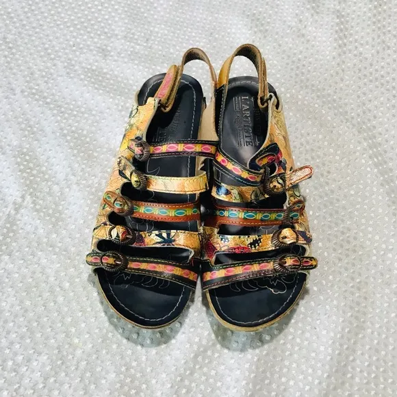 L'Artiste Taffyta Genuine Leather StrappyBuckle Wedge Sandals