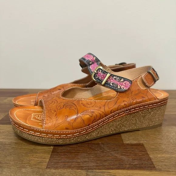 L'Artiste Womens Sandals Wedge 8.5 Tooled Leather Slingback Artistic Buckle