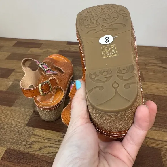 L'Artiste Womens Sandals Wedge 8.5 Tooled Leather Slingback Artistic Buckle