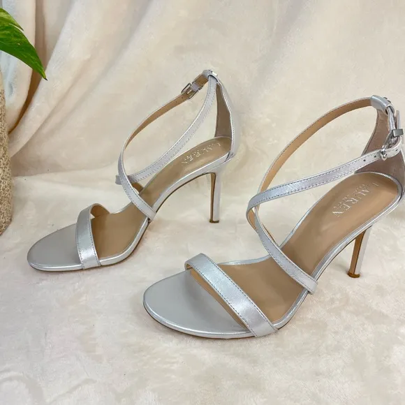 LAUREN RALPH LAUREN Women's Gabriele DressSilver Straps Sandals 8.5‎ B,  G 107