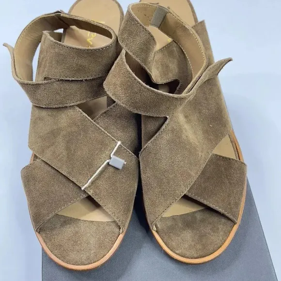 Lemaré Brown Colored Suede Wedge Sandals NIB
