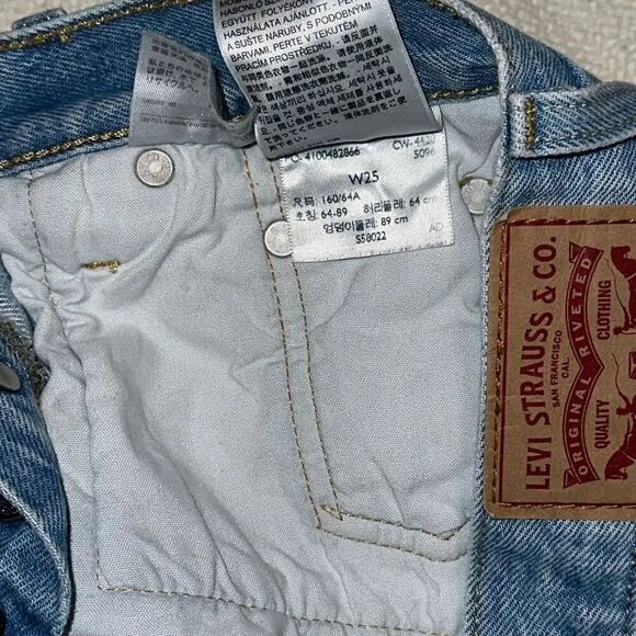 Levi’s high waist cut off denim shorts | Sz 25