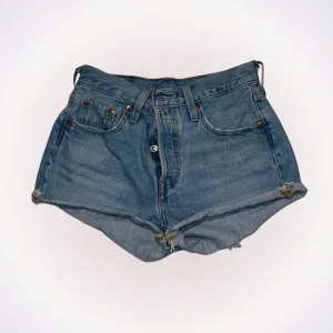 Levi’s high waist cut off denim shorts | Sz 25
