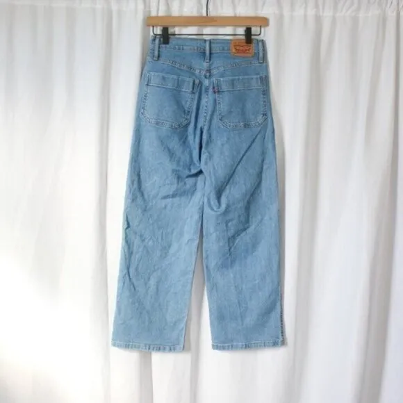 Levi’s Mile High Crop Wide Leg Jeans in Light Wash 25