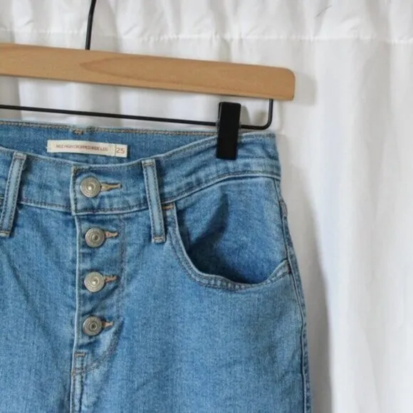 Levi’s Mile High Crop Wide Leg Jeans in Light Wash 25