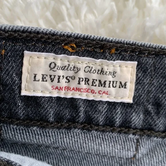 Levi’s Premium Wedgie Straight Distressed Black Cropped Jeans