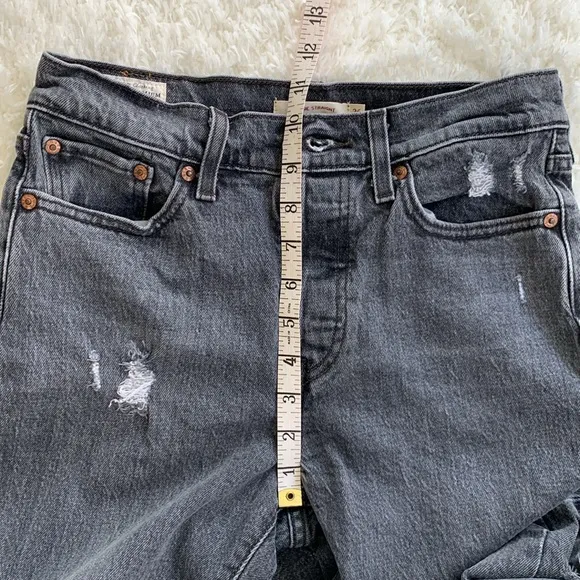 Levi’s Premium Wedgie Straight Distressed Black Cropped Jeans
