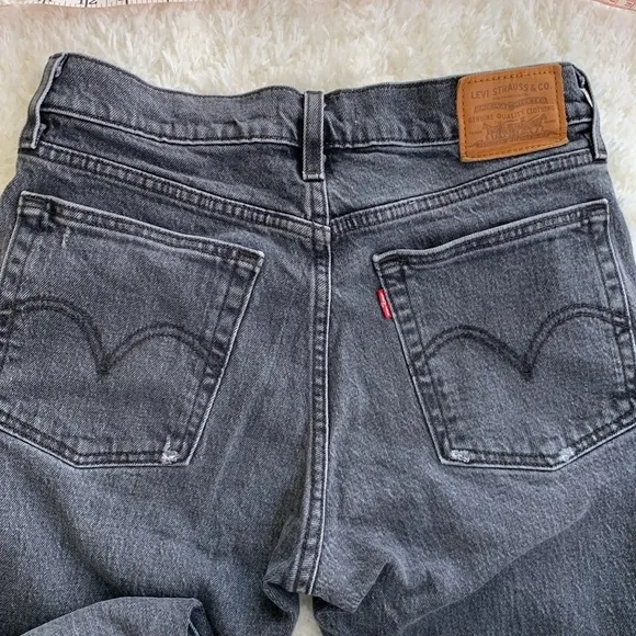 Levi’s Premium Wedgie Straight Distressed Black Cropped Jeans