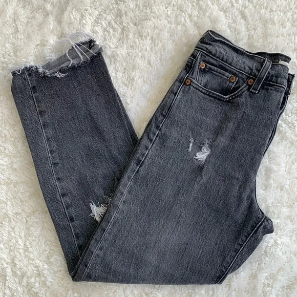 Levi’s Premium Wedgie Straight Distressed Black Cropped Jeans