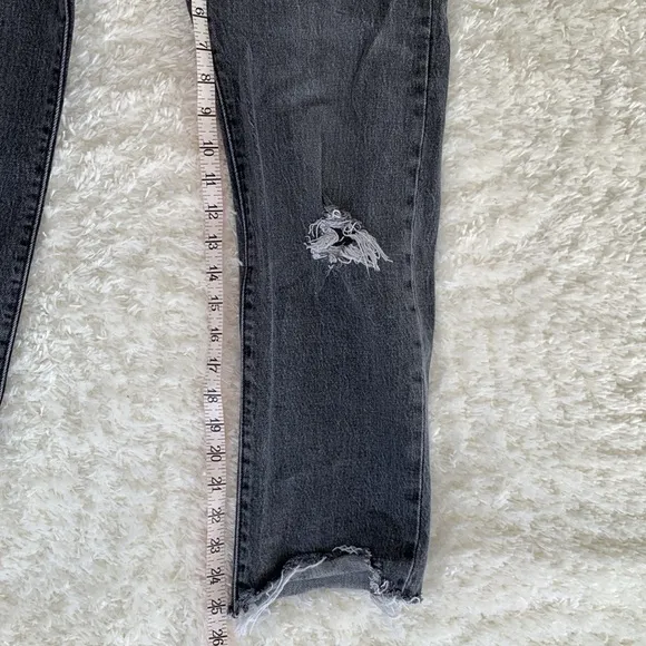 Levi’s Premium Wedgie Straight Distressed Black Cropped Jeans