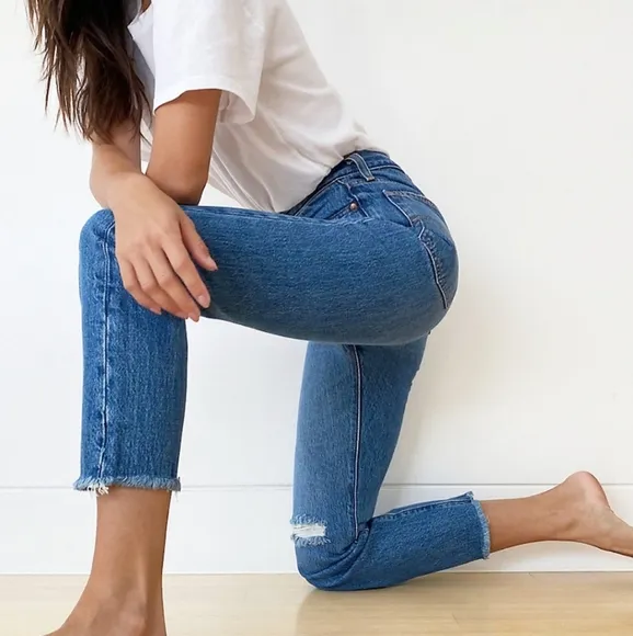 Levi's WEDGIE Premium High Rise  Jeans size 25