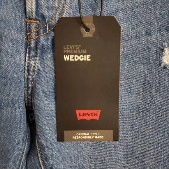 Levi's WEDGIE Premium High Rise  Jeans size 25