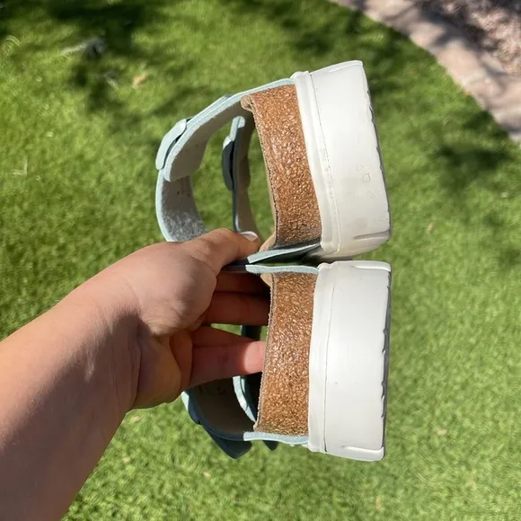 LIKE NEW BIRKENSTOCK Arizona Chunky Sandals!