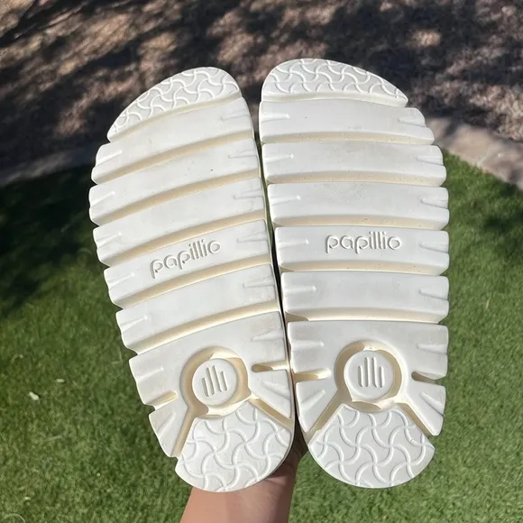 LIKE NEW BIRKENSTOCK Arizona Chunky Sandals!