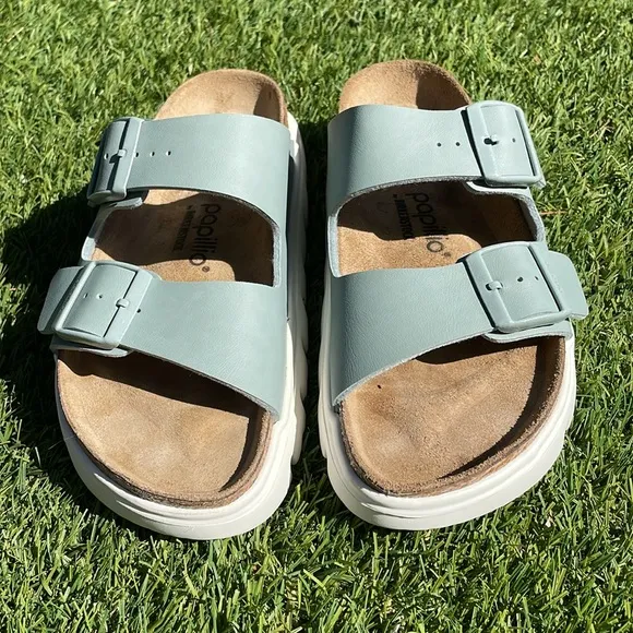 LIKE NEW BIRKENSTOCK Arizona Chunky Sandals!