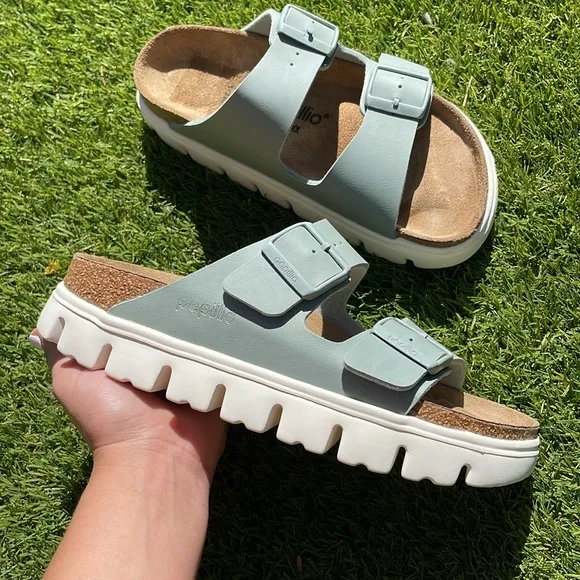 LIKE NEW BIRKENSTOCK Arizona Chunky Sandals!