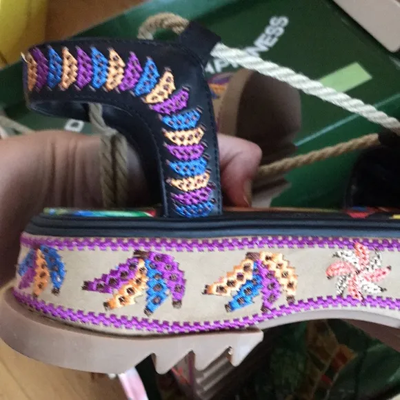 Like New Farm Rio Beaded Bananas Platform Ankle Wrap Sandals 41 (10)