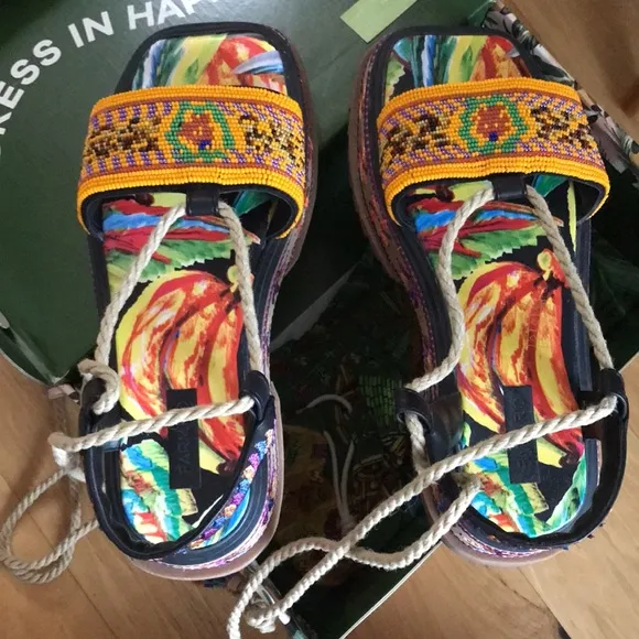 Like New Farm Rio Beaded Bananas Platform Ankle Wrap Sandals 41 (10)