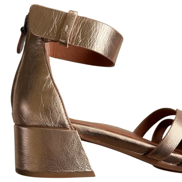 Like New Gentle Souls Kenneth Cole Leather Break My Park Sandals Gold 7 1/2