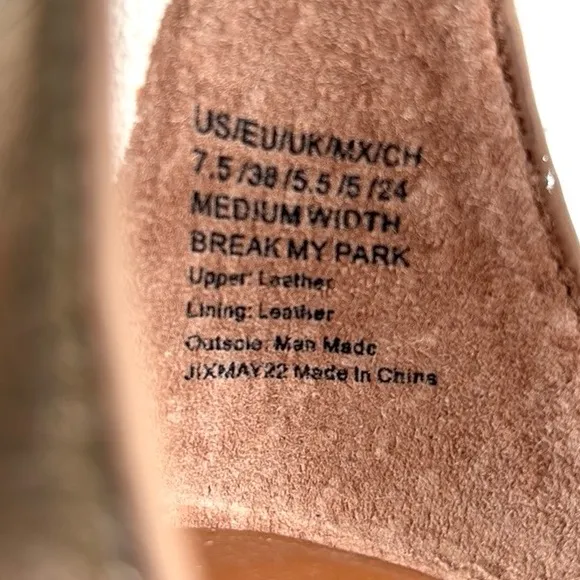 Like New Gentle Souls Kenneth Cole Leather Break My Park Sandals Gold 7 1/2