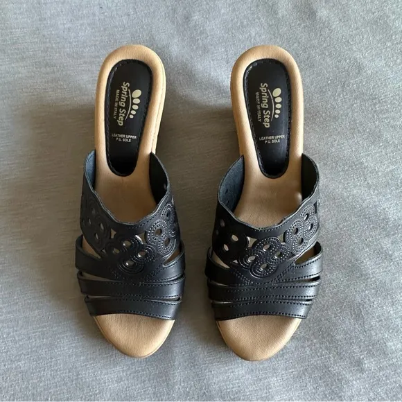 LIKE NEW Spring Step Melancholy Sandals in Black
