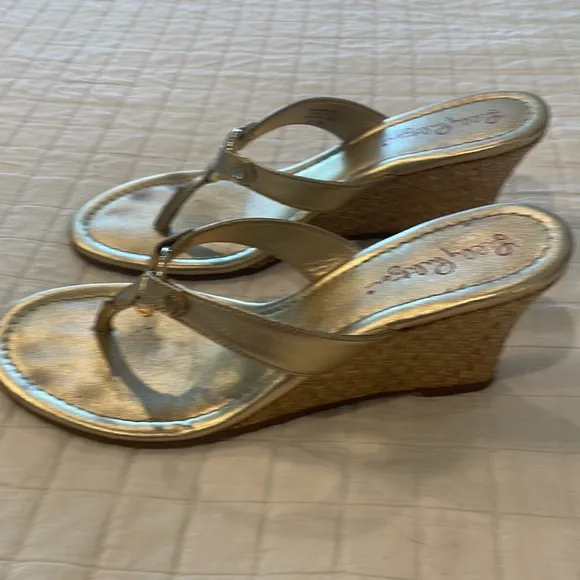 Lilly Pulitzer McKim wedge sandals thong gold leather women’s size 8 1/2 M