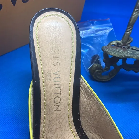 LOUIS VUITTON Leather Flower Patterm Open-Toe Mule Sandals EUR 37 1/2