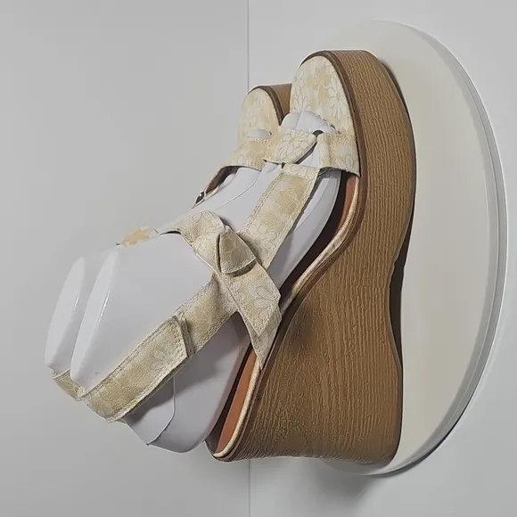 Lucky Brand Demmia Platform Wedge Sandals Daisy Floral Adjustable Yellow 7.5