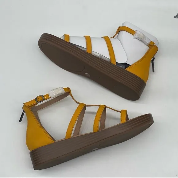 Lucky BrandWomen’s Ellian Alligator leather Sandals in CitrusSize 5.5 MNew
