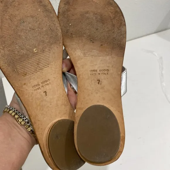 Luisa D’Orio ✿ Metallic Leather Jewel Embellished Thong Sandals ✿ Size 7