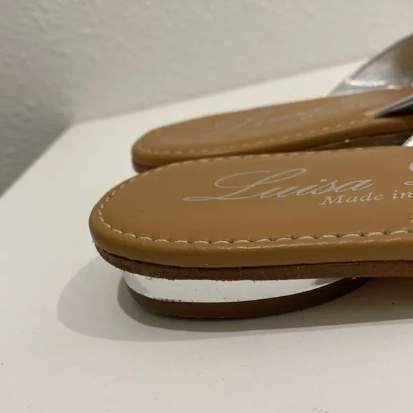 Luisa D’Orio ✿ Metallic Leather Jewel Embellished Thong Sandals ✿ Size 7