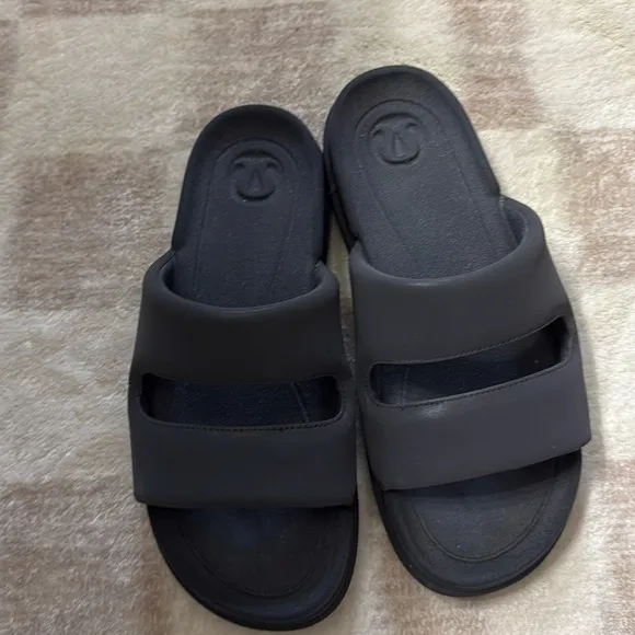 Lululemon Athletica restfeel sandal