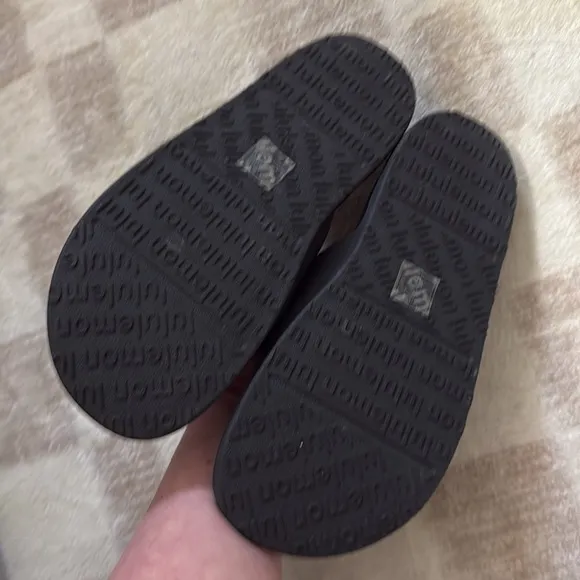Lululemon Athletica restfeel sandal