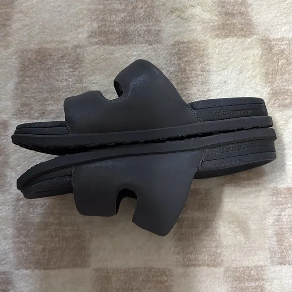Lululemon Athletica restfeel sandal
