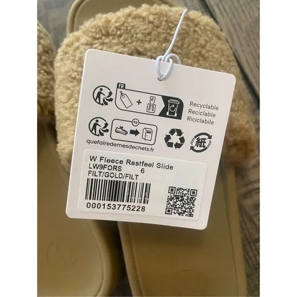 Lululemon slide fuzzy sandals size 6 NWT￼