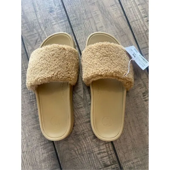 Lululemon slide fuzzy sandals size 6 NWT￼