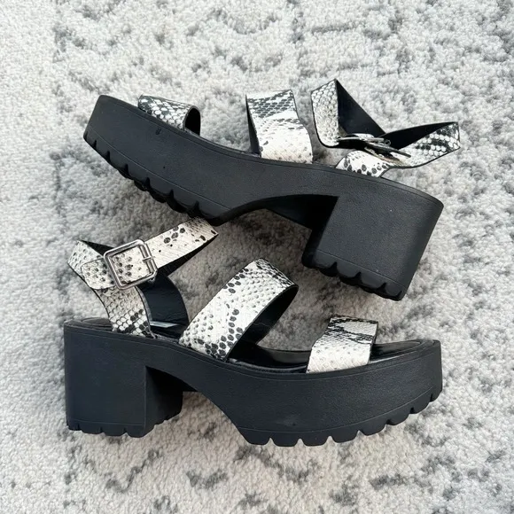 MADDEN GIRL CARTER PLATFORM REPTILELUG SANDALS Size 10