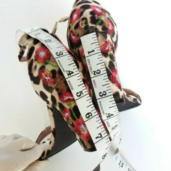 Madden Girl Sandals Women Size 9M Animal Print Behave Embroidered Block Heel