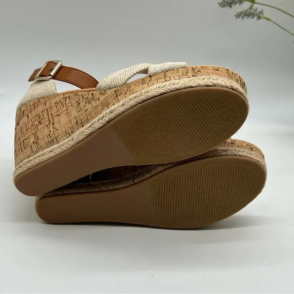 MADDEN GIRL Women's Colette Platform Wedge Sandals in oatmeal fabric size 7.5