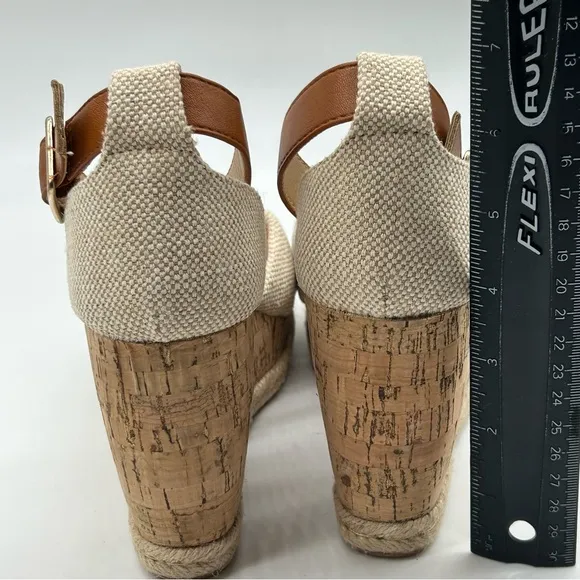 MADDEN GIRL Women's Colette Platform Wedge Sandals in oatmeal fabric size 7.5