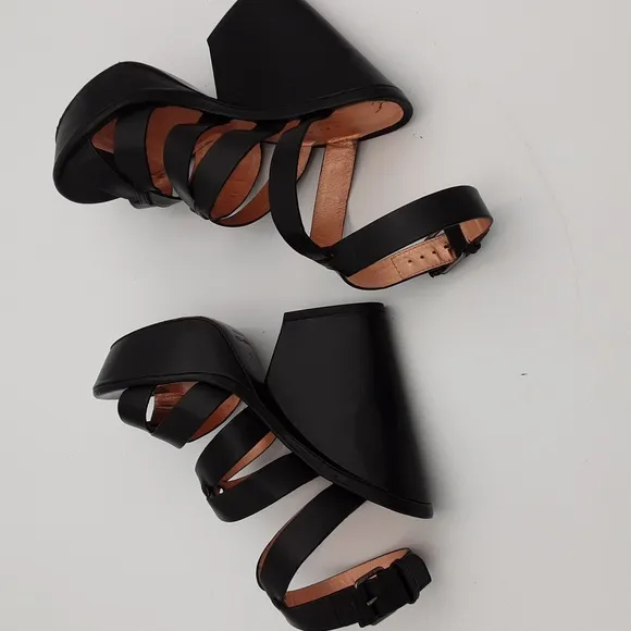 Marc by Marc Jacob leather pump sandals black ankle buckle closure event Y2K 38