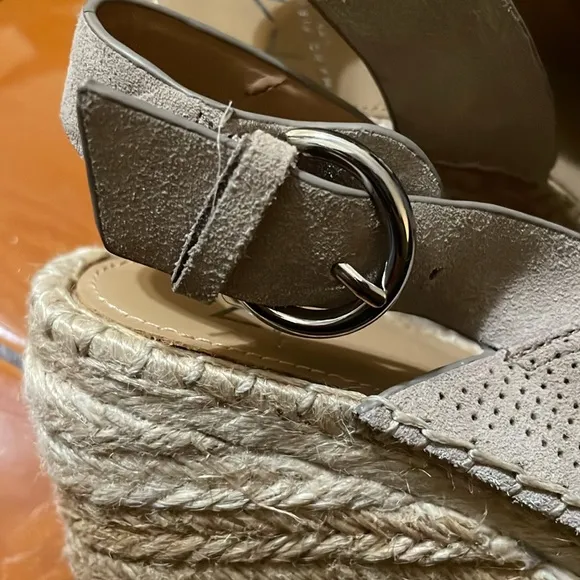 Marc Fisher Andela wedge platform sandals
