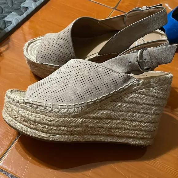 Marc Fisher Andela wedge platform sandals