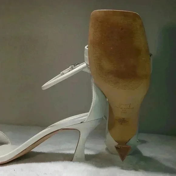 MARC FISHER JARON ANKLE STRAP HEELED SANDAL